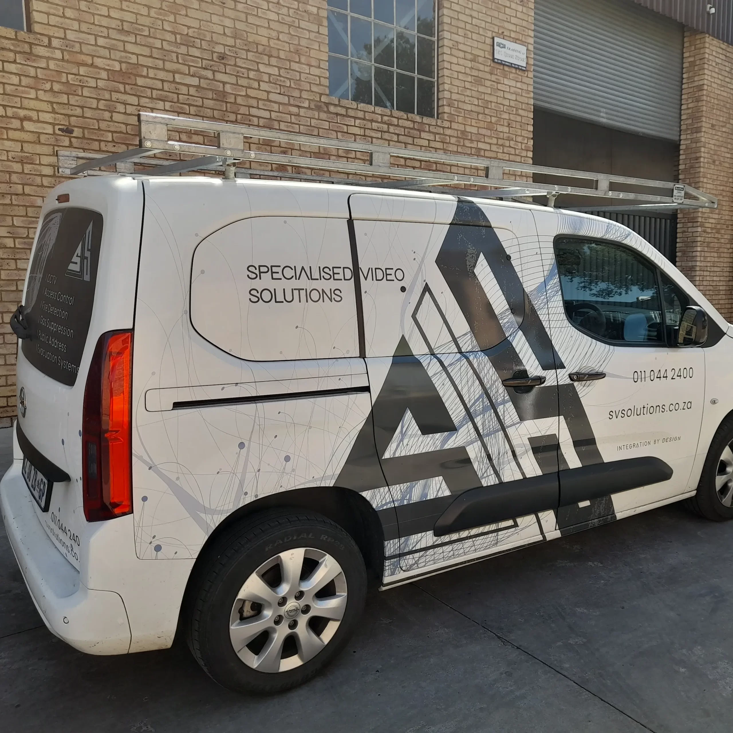 Functional roof racks for industry