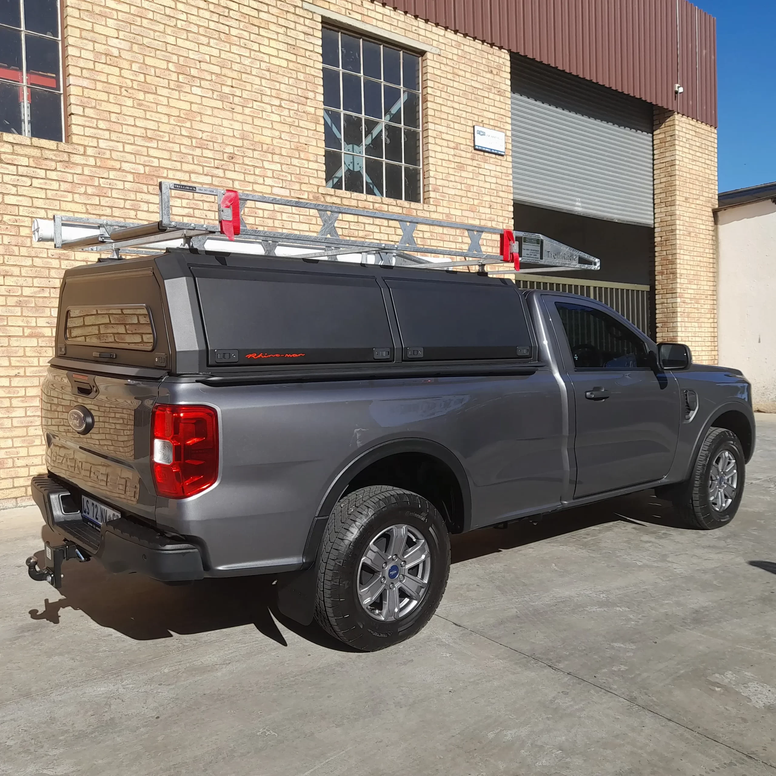 roof rack on Ford bakkie